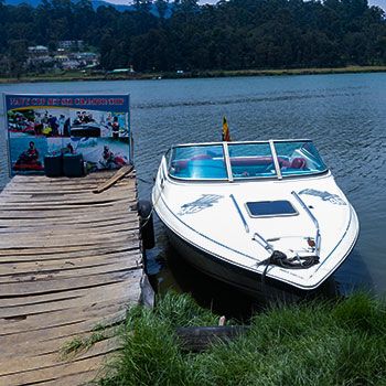 Boat Rides at Gregory Lake 